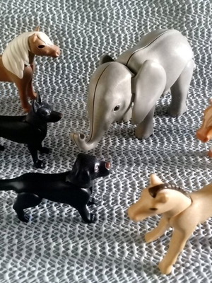 Playmobil used pack of six assorted animals