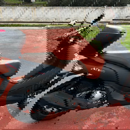 Sym HD 300 2020 σαν καινούργιο, σκούτερ με θύρα USB και αξεσουάρ