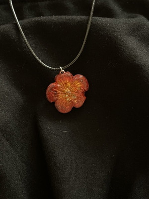 Red flower necklace, handmade from scratch