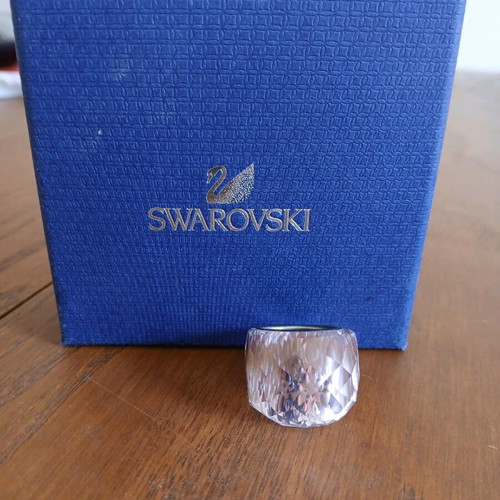 Swarovski ring pink like new, elegant and collectible