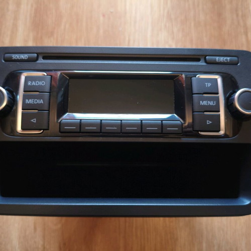 Radio CD VW Polo 2014 RCD 215 new with storage case