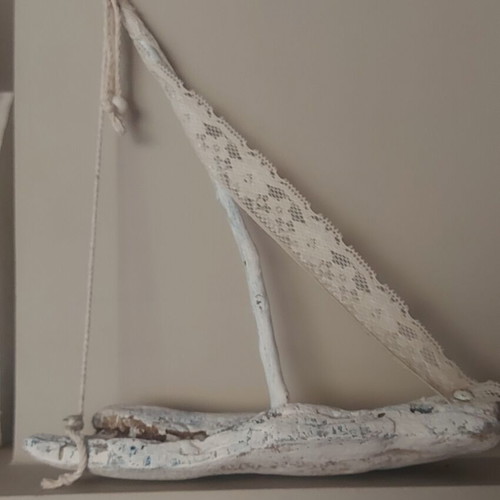 Hand made καραβακι from driftwood and lace, new