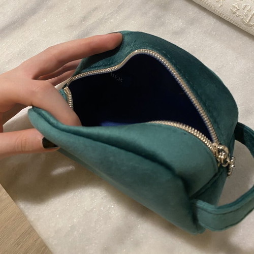 La Mer limited edition Emerald velvet makeup pouch