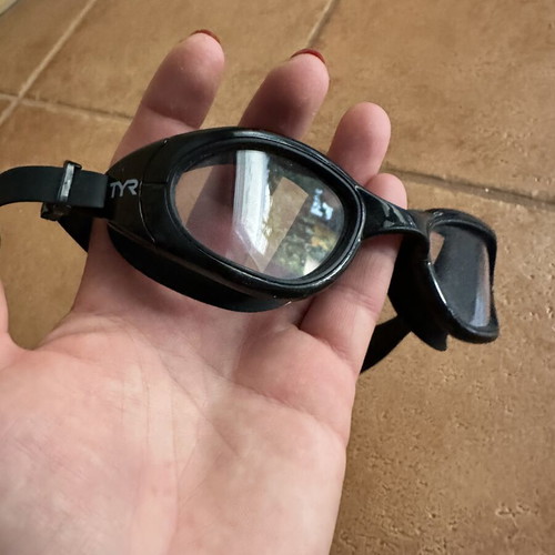 Sports swimming goggles like new