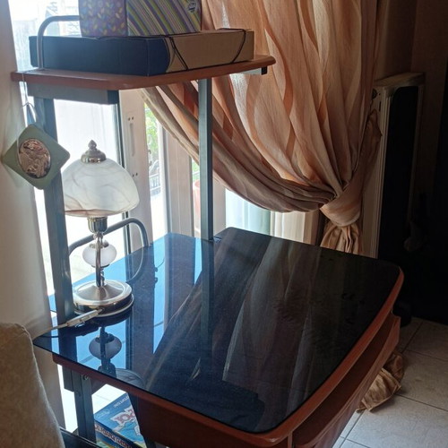 Compact computer desk with glass surface and wheels like new