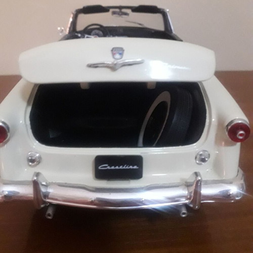 Ford 1953 Crestliner Sunliner 1/18 model car