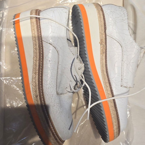 Leather shoes used with laces, white, size 38