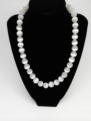 Handmade necklace with white quartz beads, length 46 cm