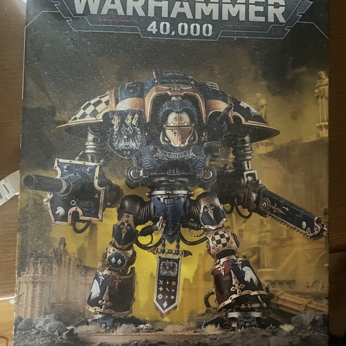 Imperial Knight Questoris miniatures like new