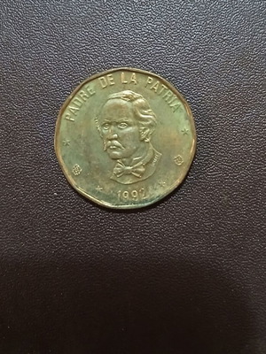Dominican Republic 1 Peso coin 1992