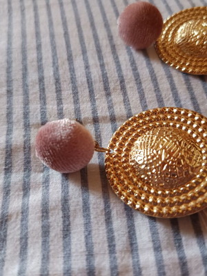 Dangling earrings pink new