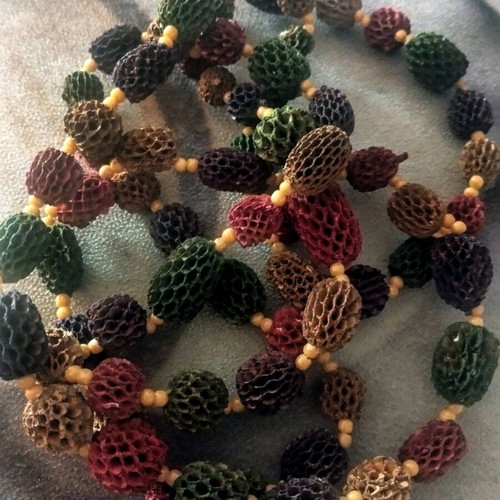 Cemara seed necklace 58cm like new