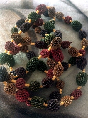 Cemara seed necklace 58cm like new