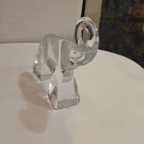 Kosta Boda glass elephant figurine paperweight like new