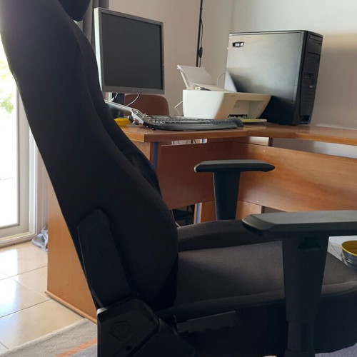 Anda Seat Phantom 3 Gaming Office Chair like new, fabric
