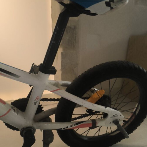 Cube kids bike 16 inches like new, white mountain