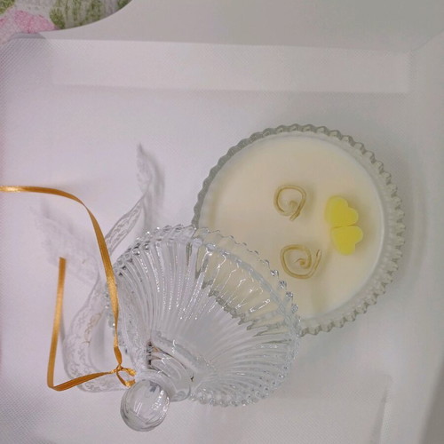 Soy wax candle in fondue pot with tsoureki scent new