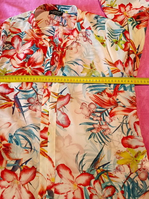 Floral tunic Raspberry like new, multicolor