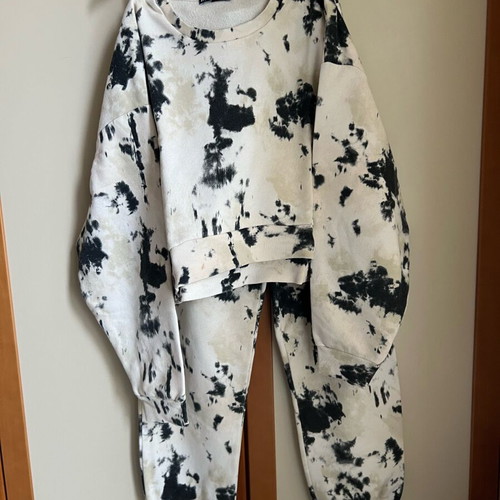 Zara set sweatpants and crop top like new, black and beige