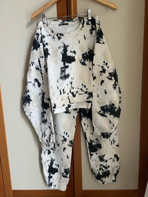 Zara set sweatpants and crop top like new, black and beige
