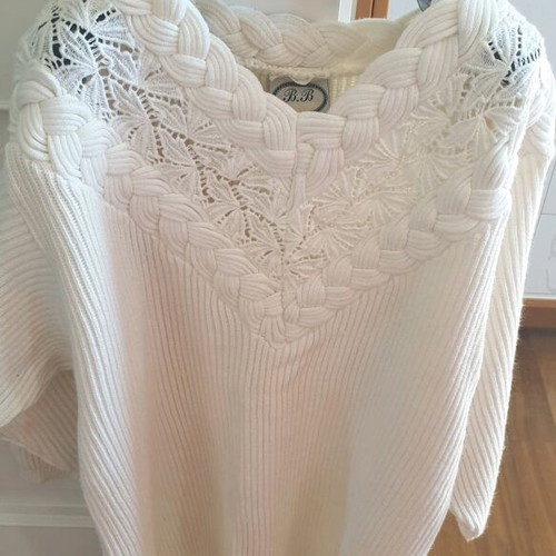Women's white pullover size L made in Greece like new, wool 30% acrylic 70%