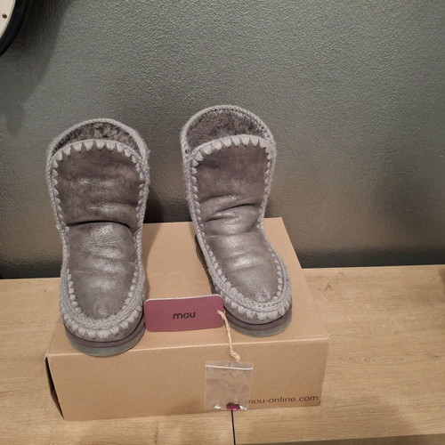MOU fur boots like new, limited edition, silver, size 37