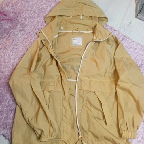 Antiaeriko Antiavrocho Jacket Bershka like new, beige, size S