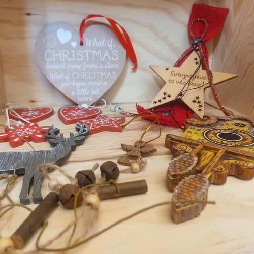 Wooden vintage Christmas ornaments used, pack