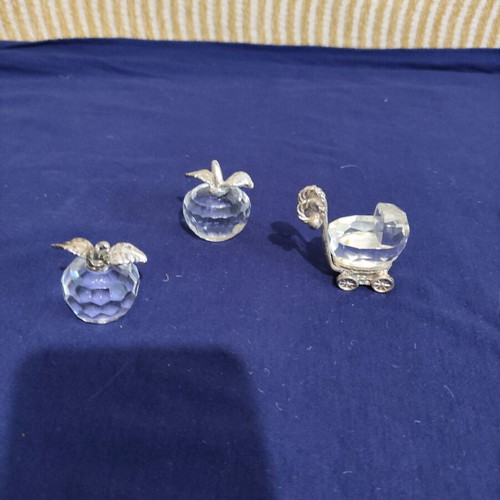 Set of 3 decorative crystals like new