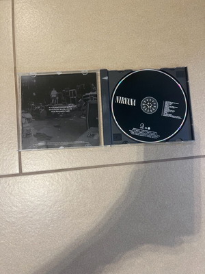 Nirvana CD like new, intact in its case