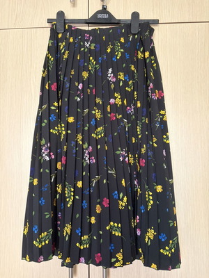 Zara Printed Skirt like new, size S, black multicolor