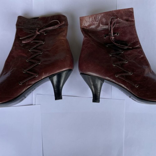 Women's ankle boots like new, size 39