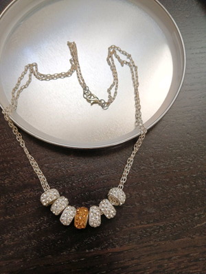Shiny necklace with rhinestones and double chain like new