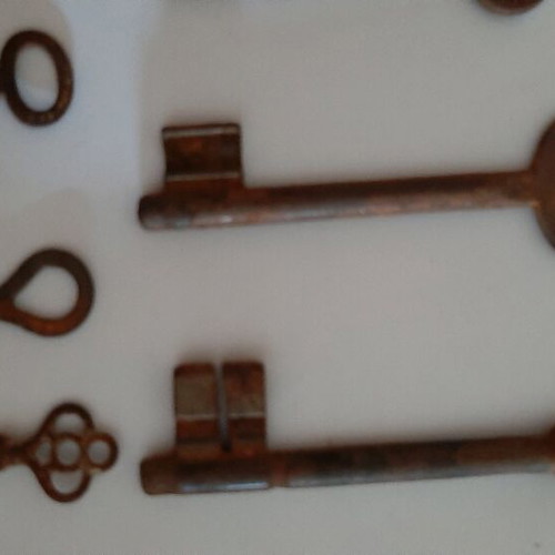 Antique keys used, pack of 13 old keys
