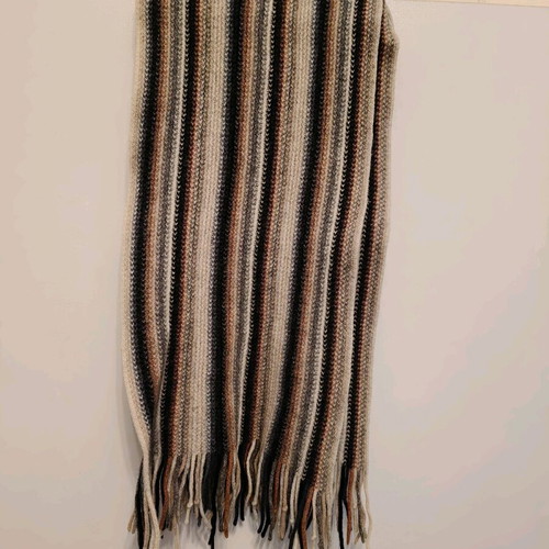 Unisex scarf like new, white and blue