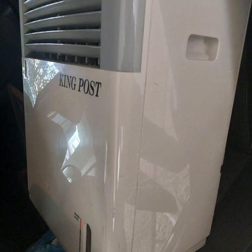 King Post air conditioner like new with humidifier and fan
