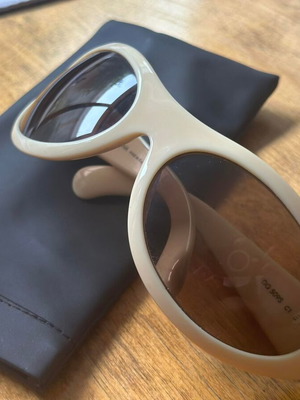 Dolce & Gabbana sunglasses like new, cream acetate frame