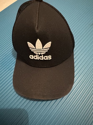 Adidas black unisex hat