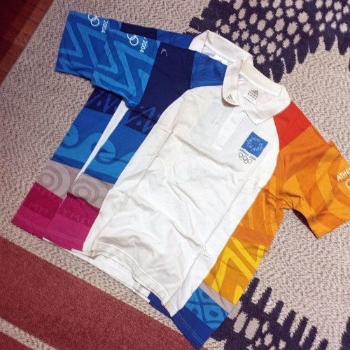 VOLUNTEER UNIFORM OLYMPICS 2004