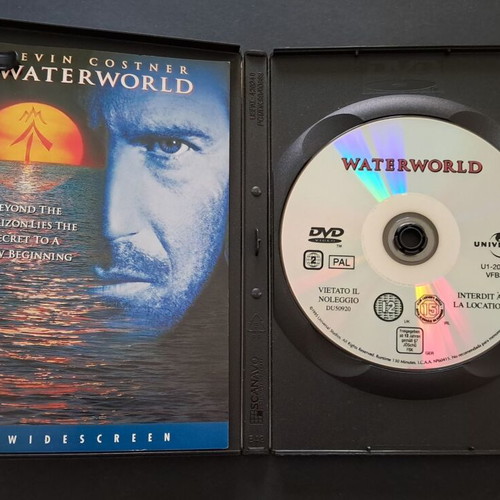 Waterworld DVD like new with English audio and subtitles