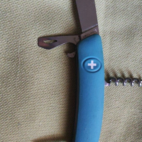 Swiza D03 Swiss knife like new, blue, 11 functions