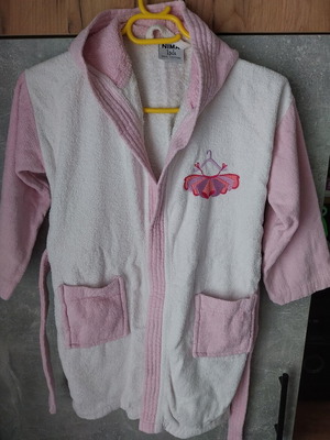 Baby bathrobe for girl like new, cotton, with hood and belt by Nima