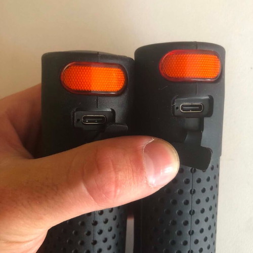 Handlebar grips with built-in indicators for Xiaomi and Segway-Ninebot new