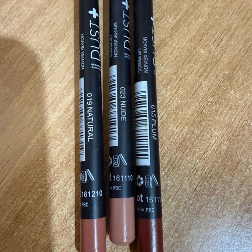 Dust+Cream 3 lip pencils like new with sharpeners