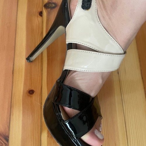 Patent leather sandals used, size 40, beige and black