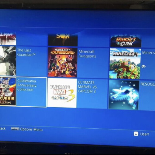 PlayStation 4 1TB like new with 20+ games and Gamebato access