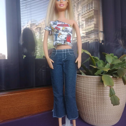 Barbie flexible body like new from 2000, 30 cm height