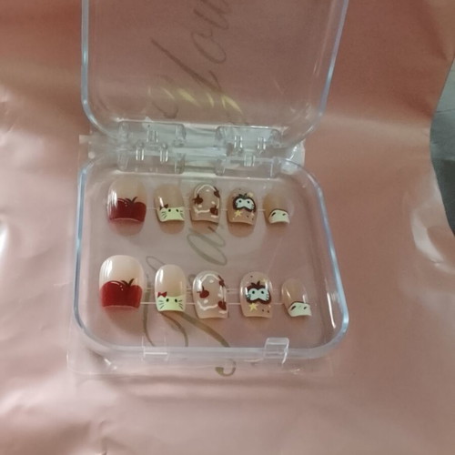 Press-on nails XS size for small natural nail bases