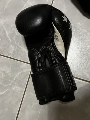 Force 1 boxing gloves