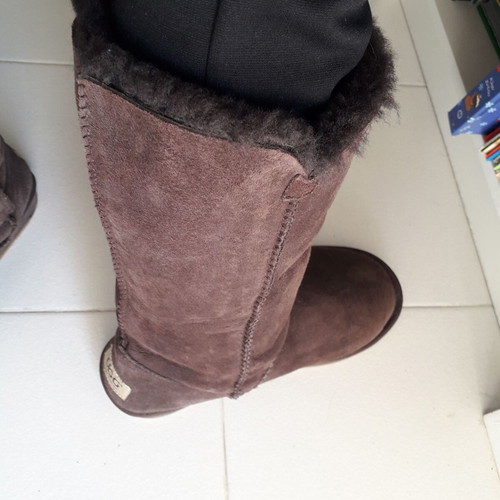 Ugg boots authentic, like new